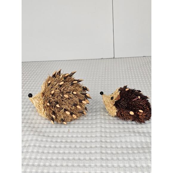 Hedgehogs Pinecone, Twigs and Bottle Brush Face 1 Large 4.5" 1 Small 3" - Picture 5 of 7